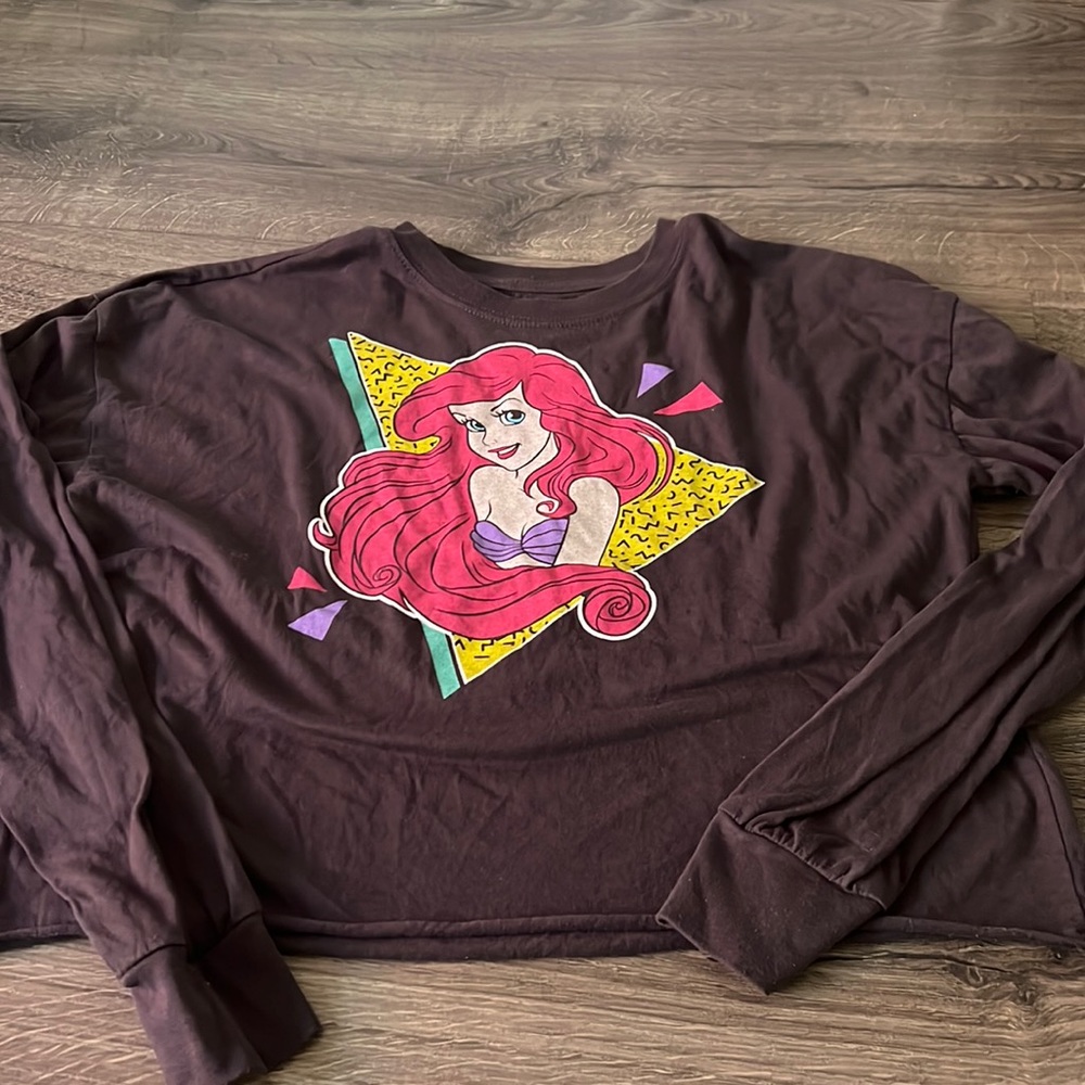 Ariel cropped black tee long sleeve